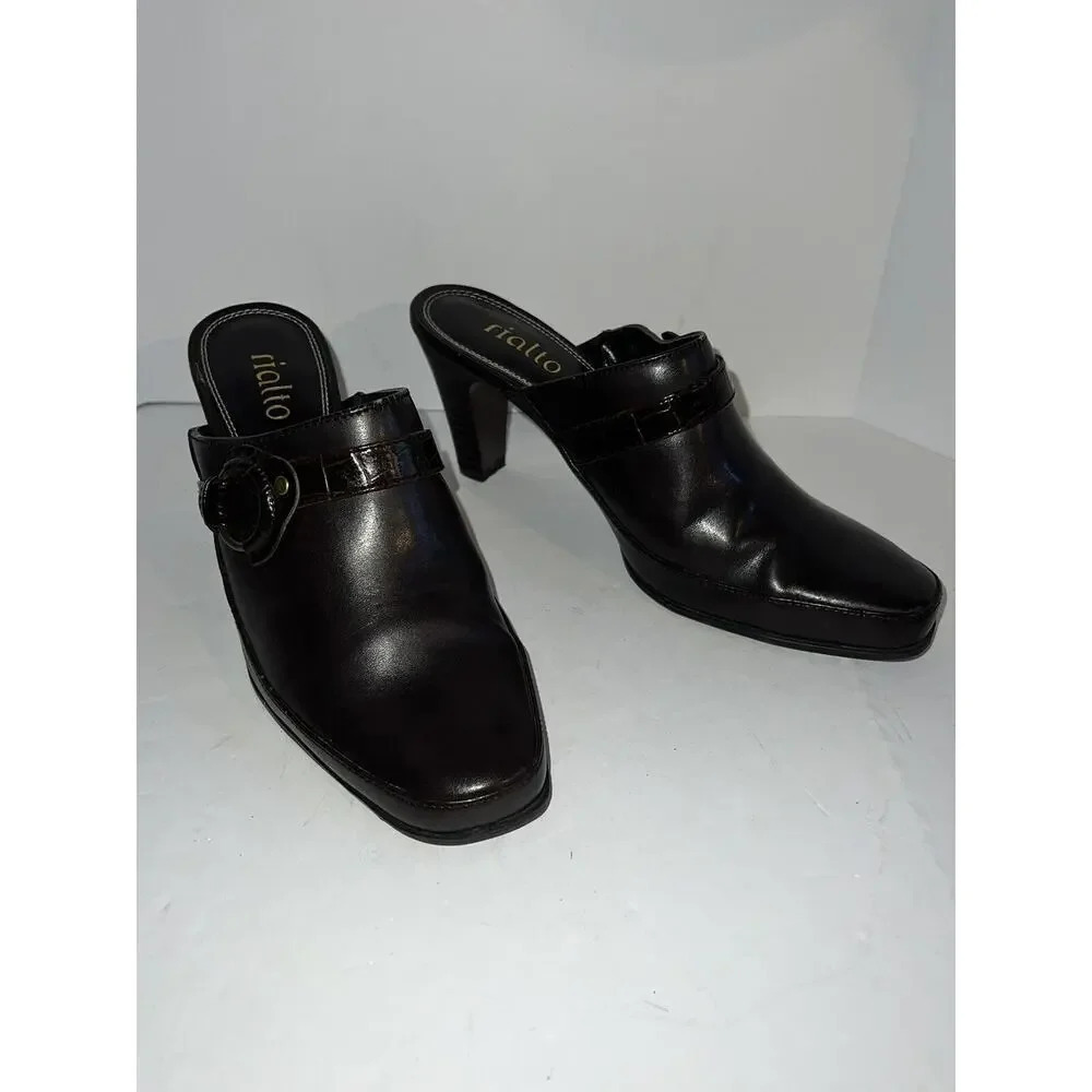 Rialto Women’s Size 6m Brown Clogs